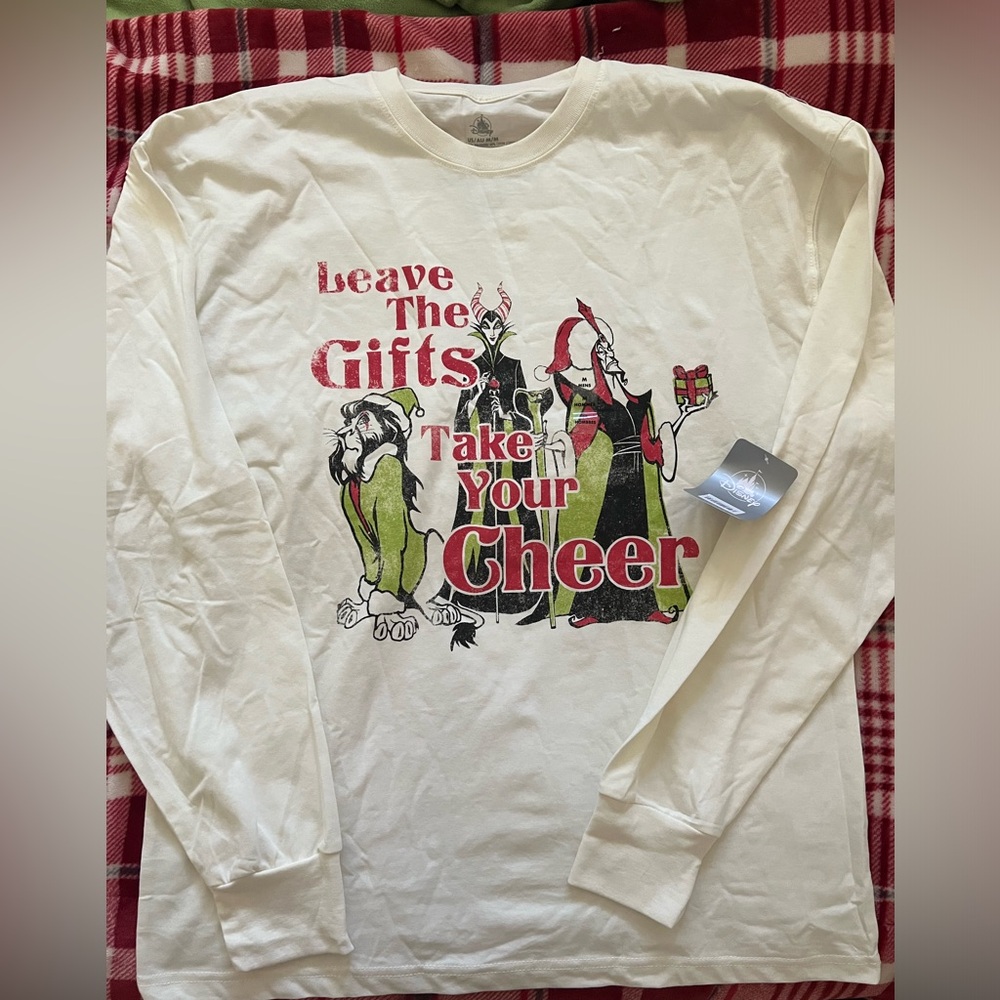 NWT Disney villains Christmas long sleeve. Unisex medium
